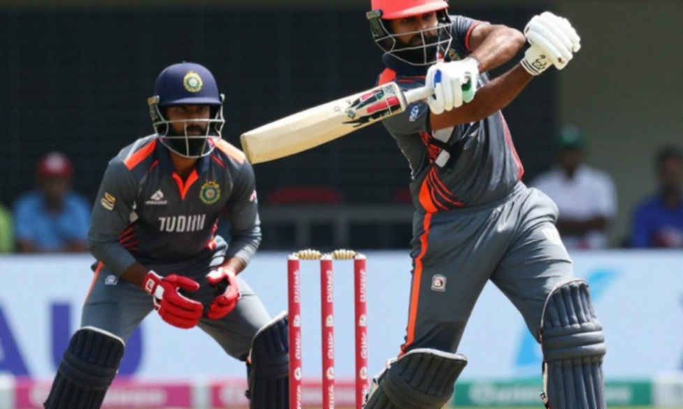 মাঝের ওভারের নীরব অবরোধ: এশিয়ার পিচে স্পিন আর পেসের চুক্তিনামা